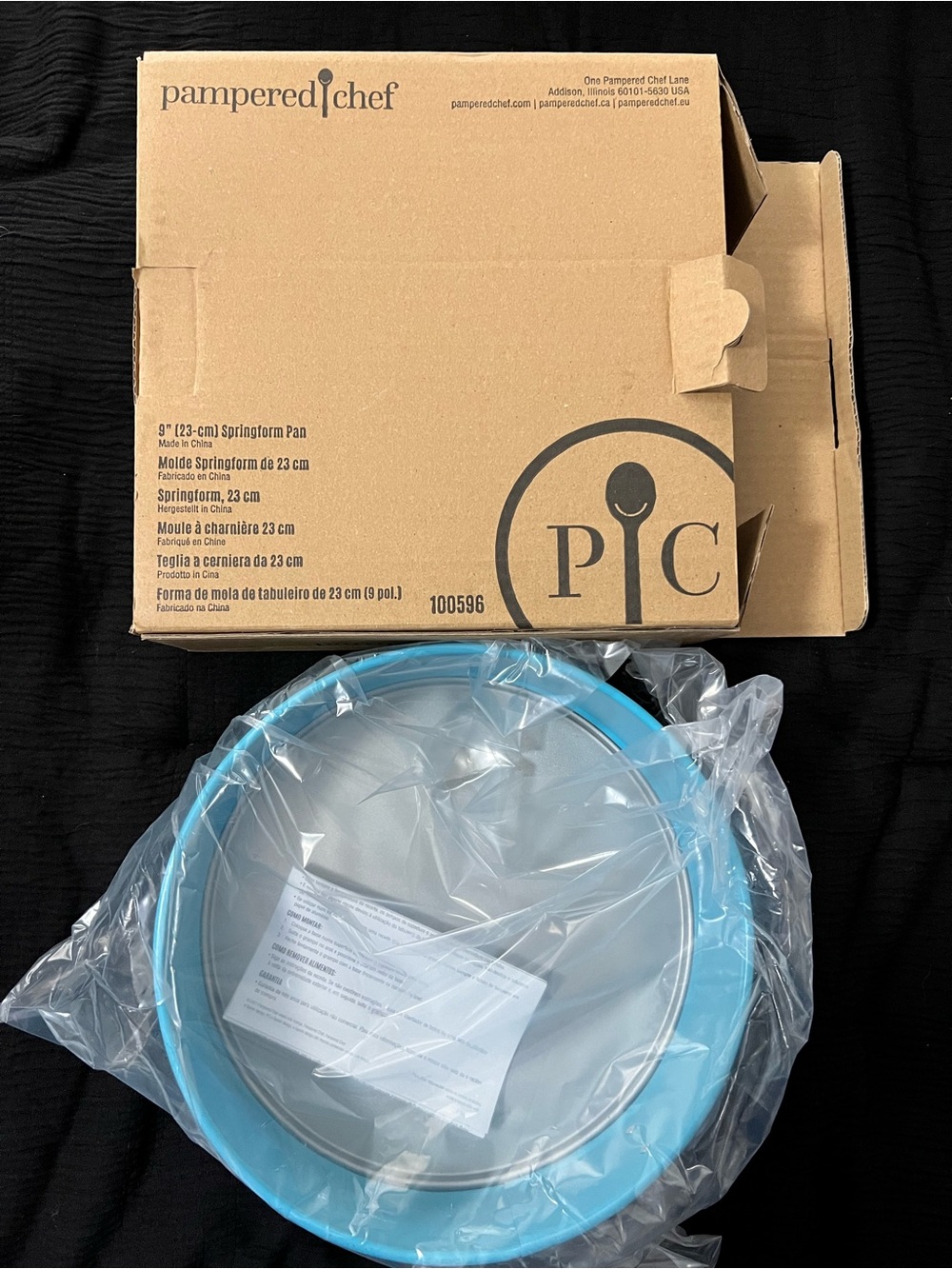 Pampered Chef Blue Enamel 9 inch Springform Nonstick Pan